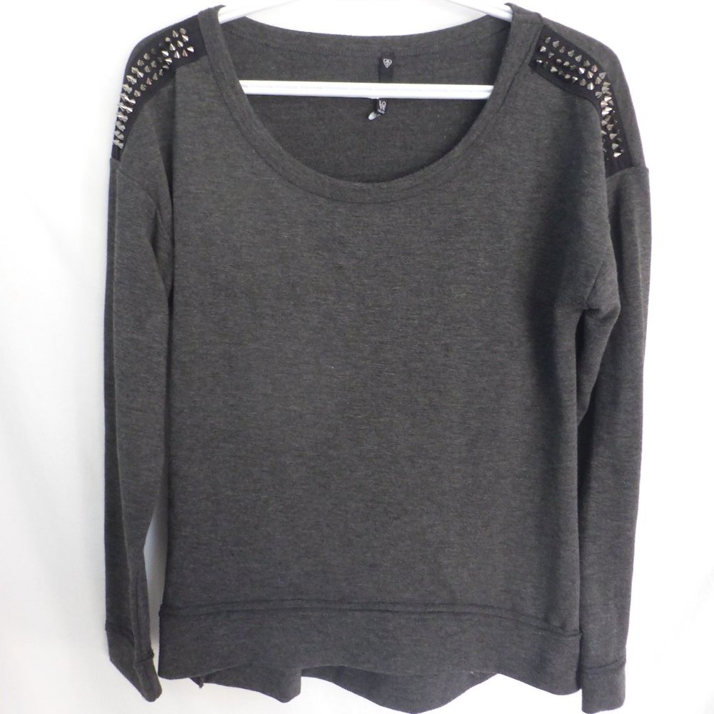 LOVE CULTURE, size medium, long sleeve pullover shirt with spike shoulders